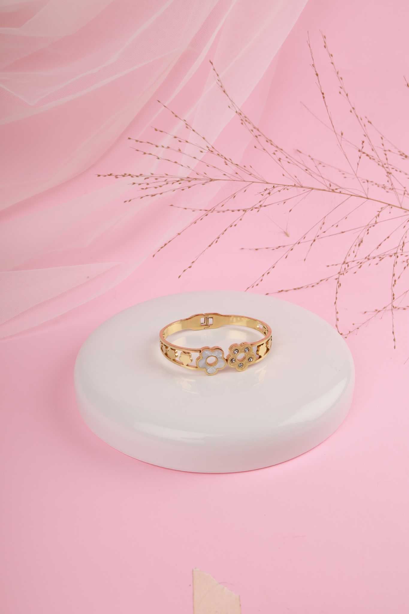 Radiant Flora Designer Kada