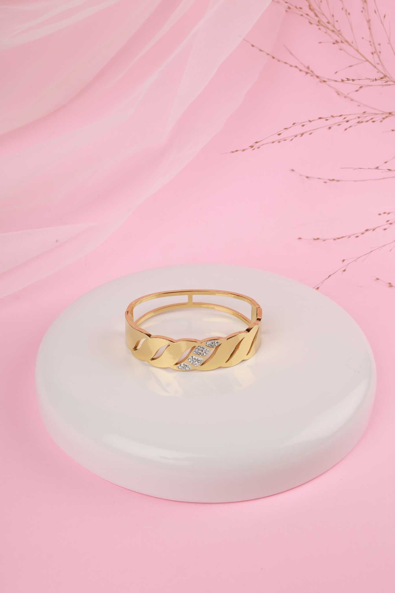 Radiant Twist Diamond Kada