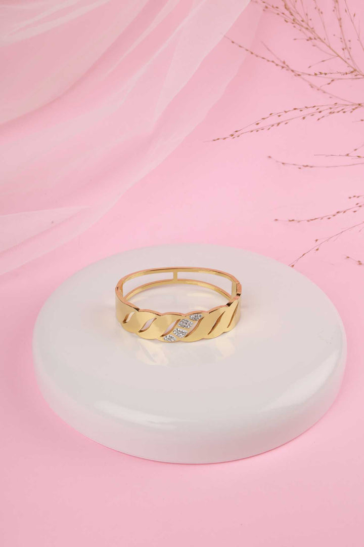 Radiant Twist Diamond Kada