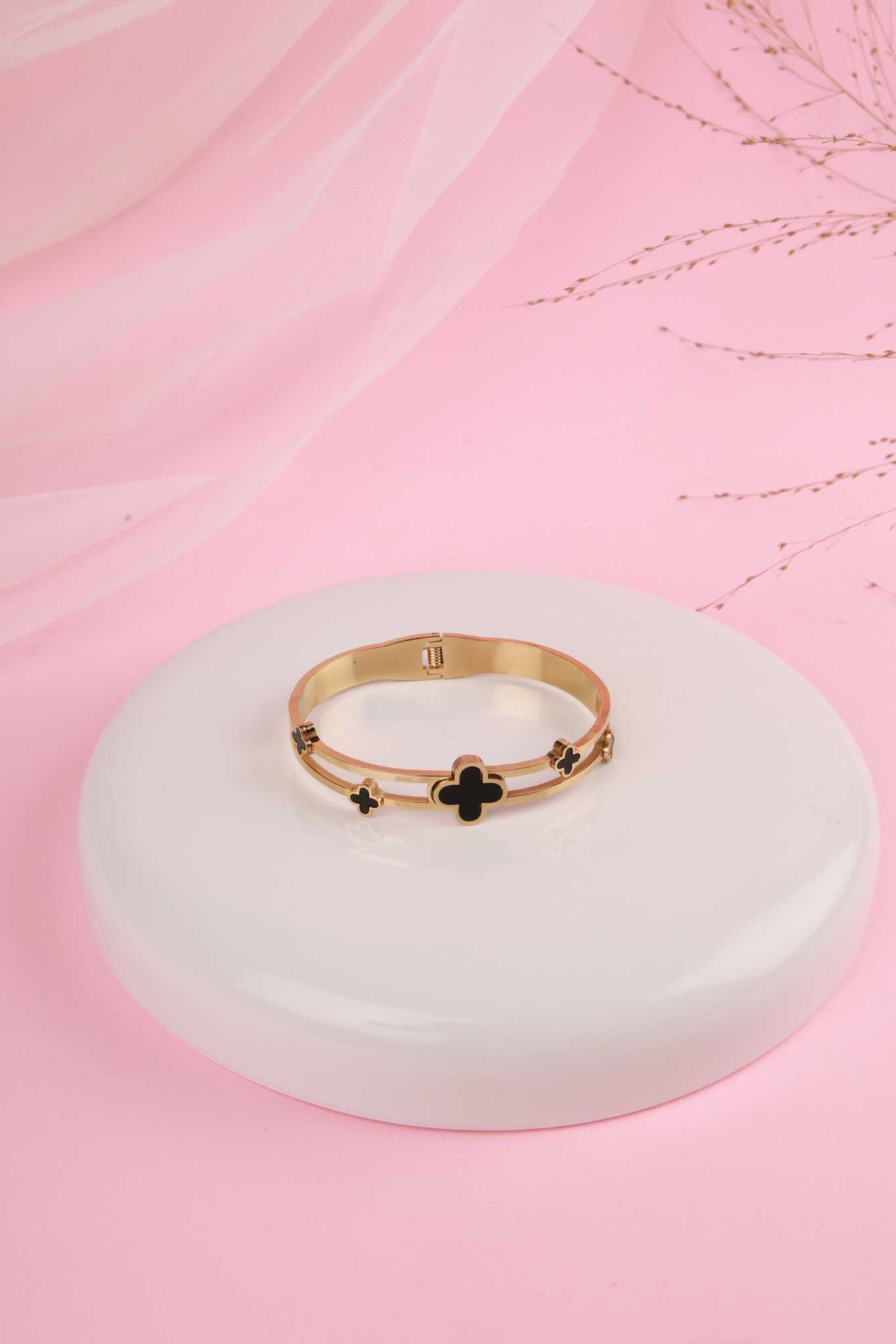 Midnight Clover Kada