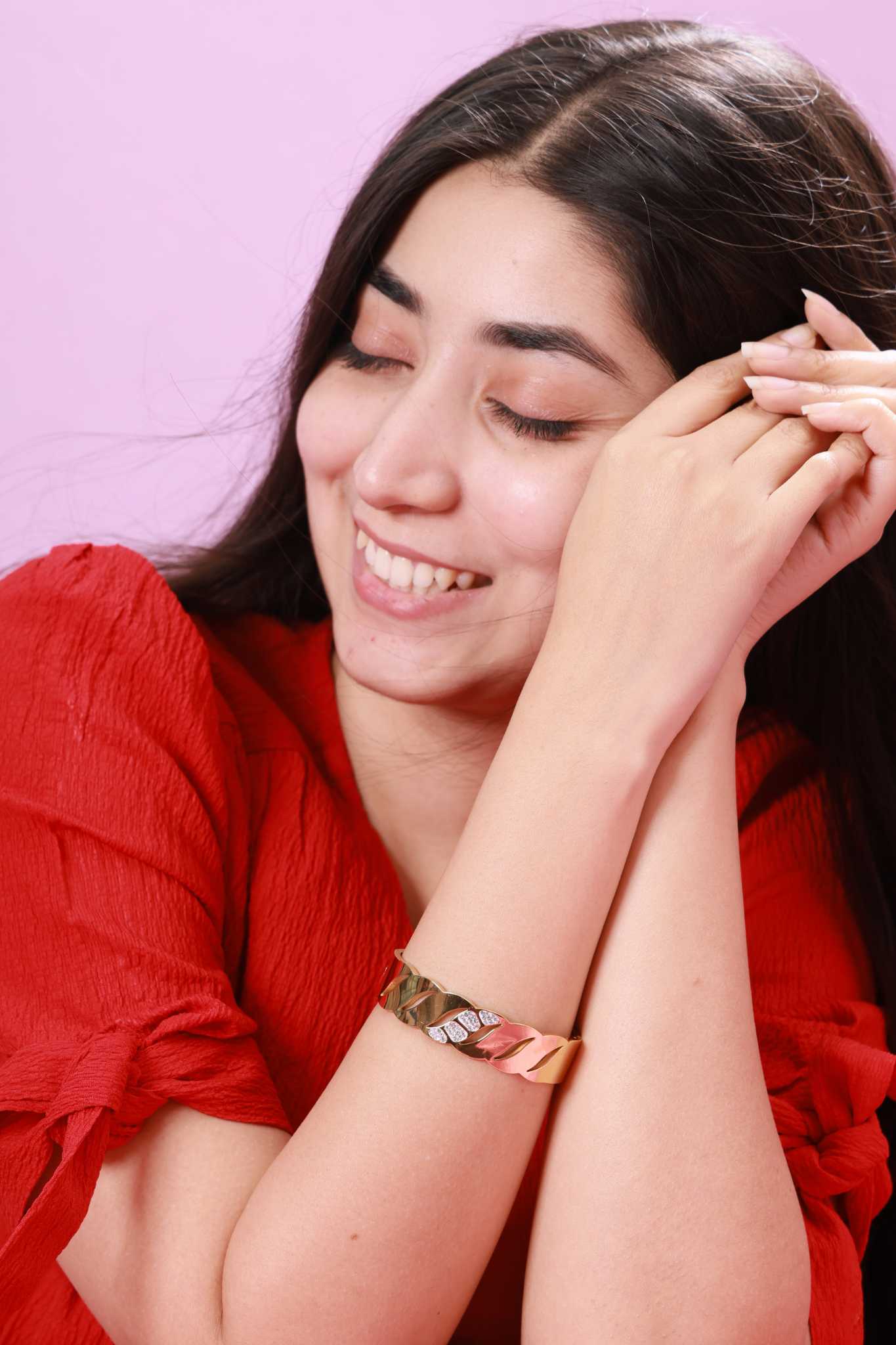 Radiant Twist Diamond Kada