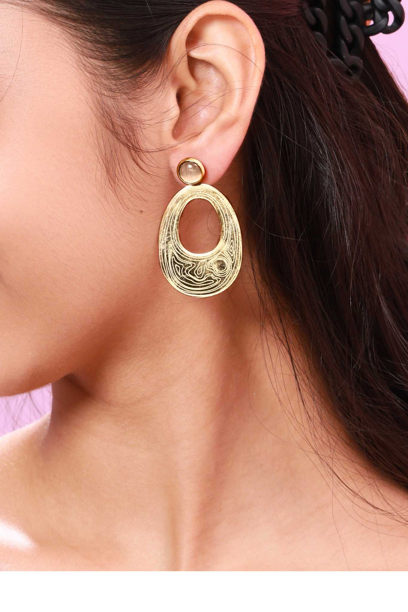 Golden Aura Drop Earrings