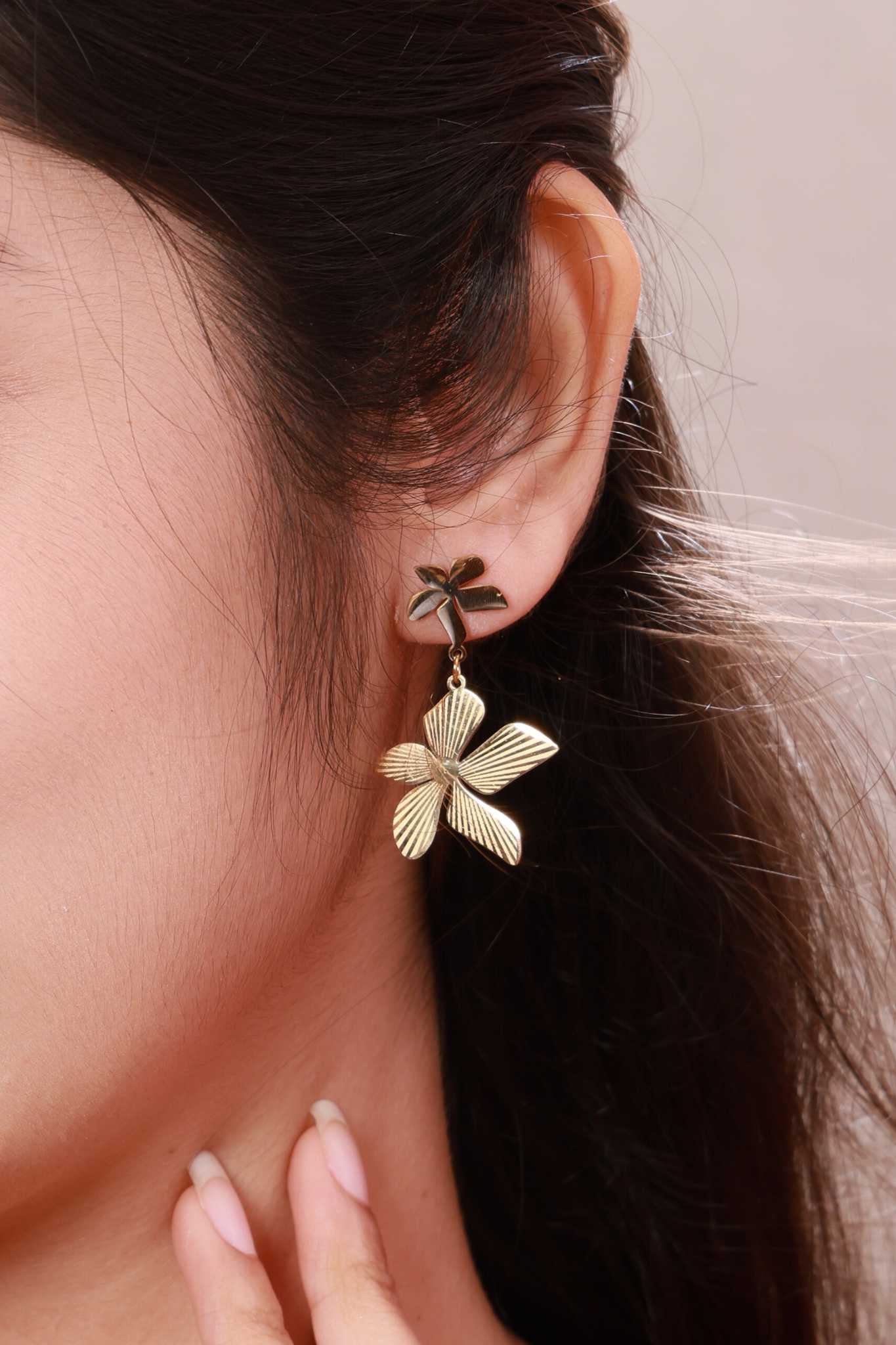 Floral Elegance Dangle Earrings