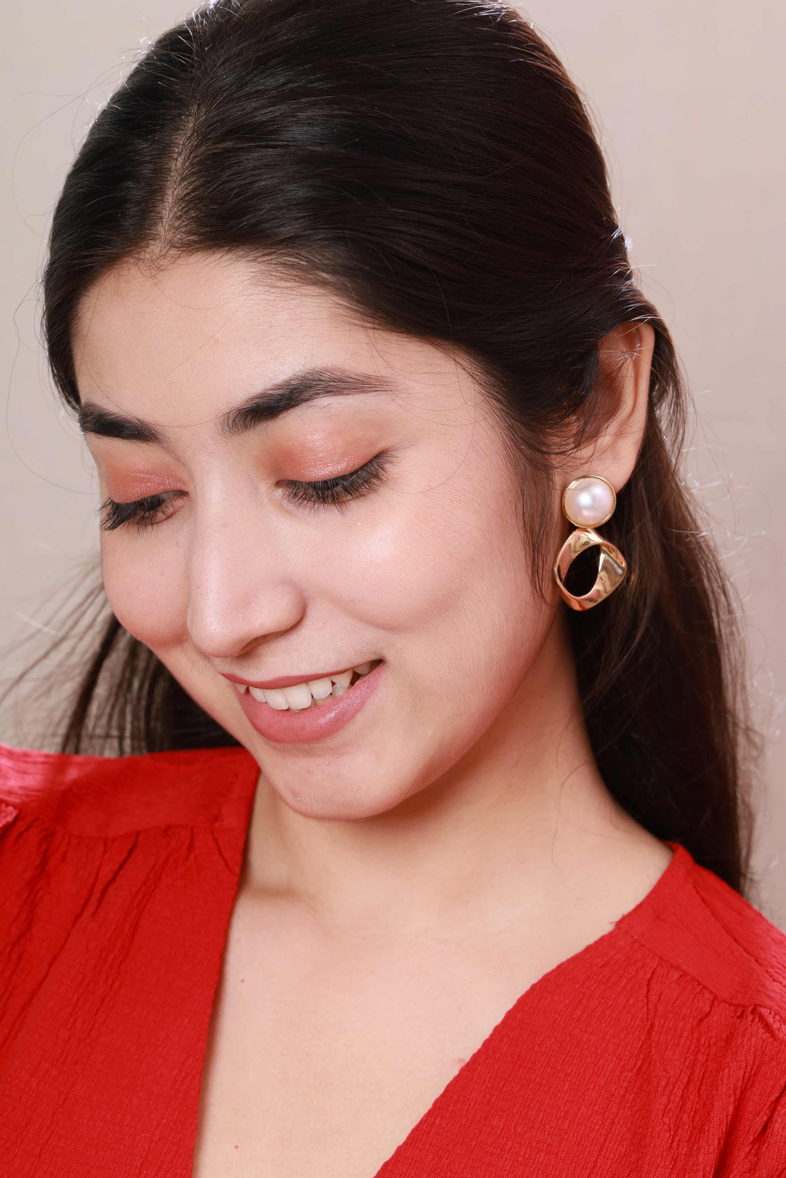 Golden Grace Pearl Earrings